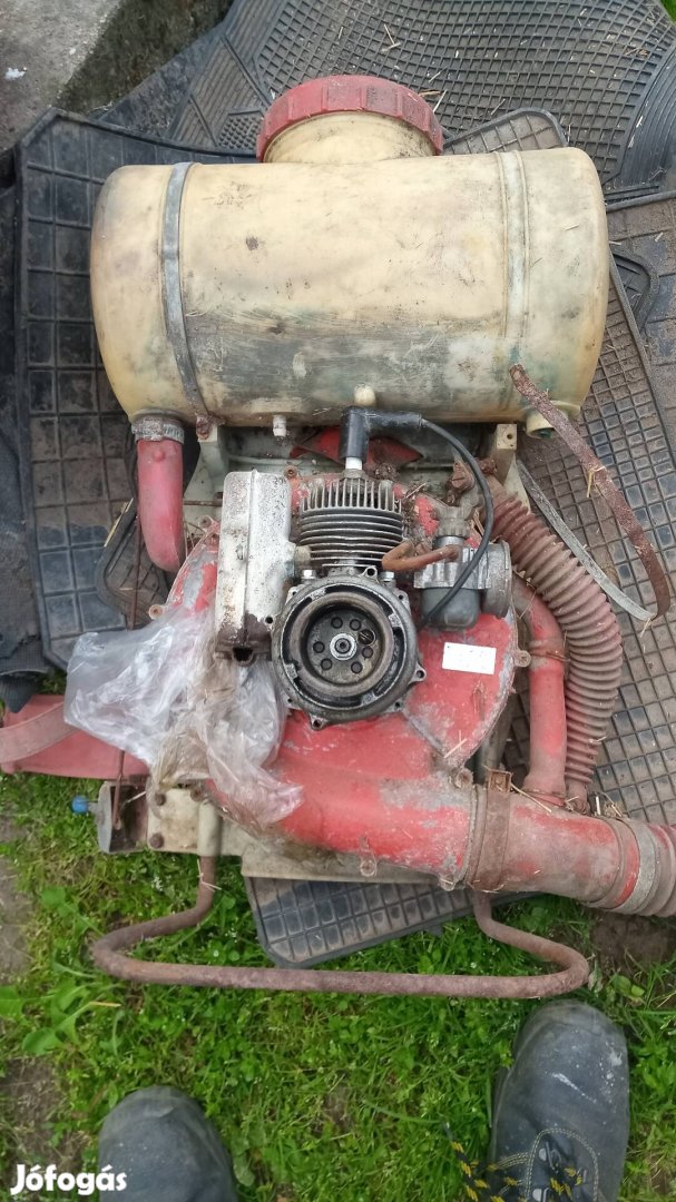 Hátimotoros permetező 
