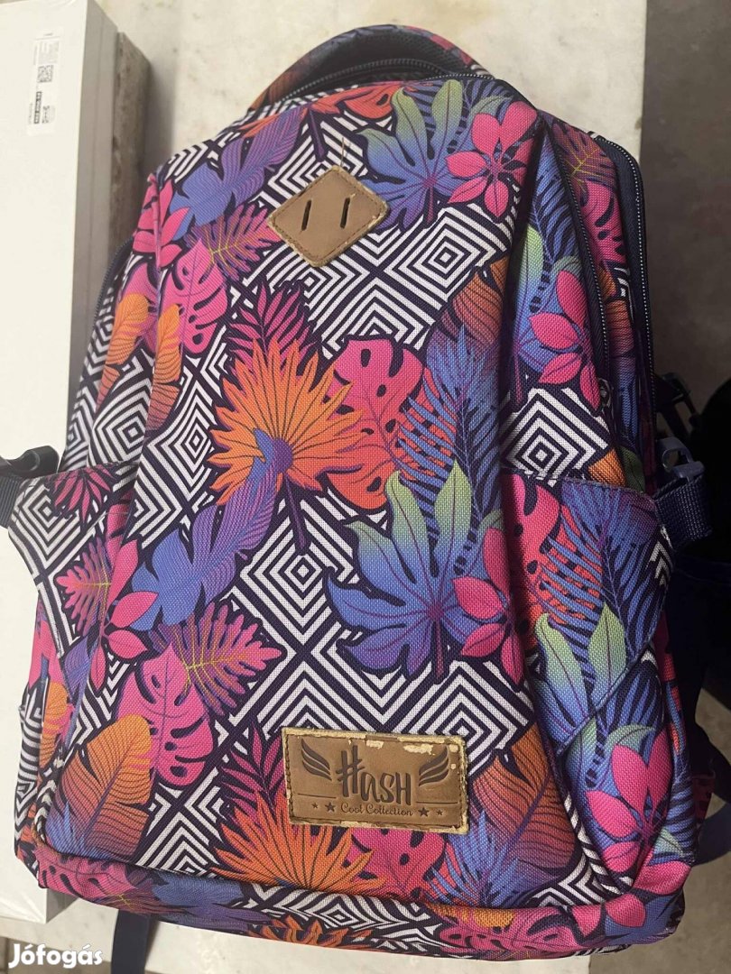 Hátizsák iskola táska szövet sok rekeszes