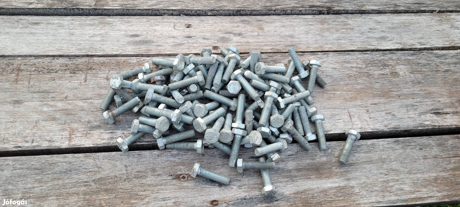 Hatlapfejű csavar 4cm