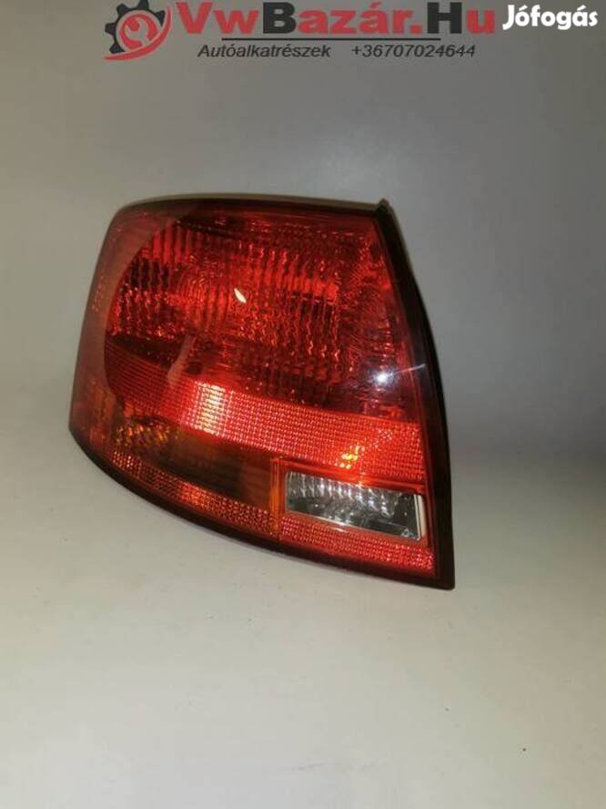 Hátsó lámpa AUDI A4 B7 kombi bal 8e9 945 095 e ++