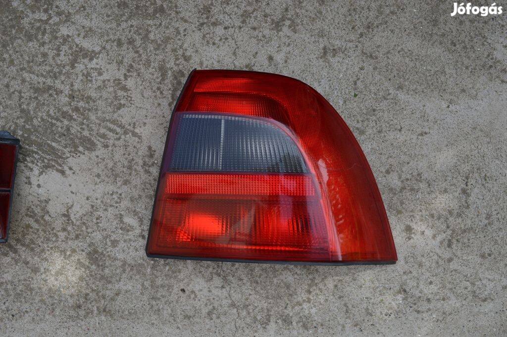 Hátsó lámpa Opel Vectra-hoz j