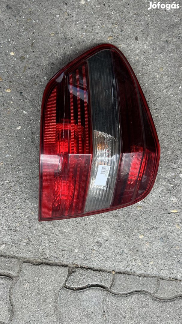 Hátsó lámpa bal NO LED!!!! eladó