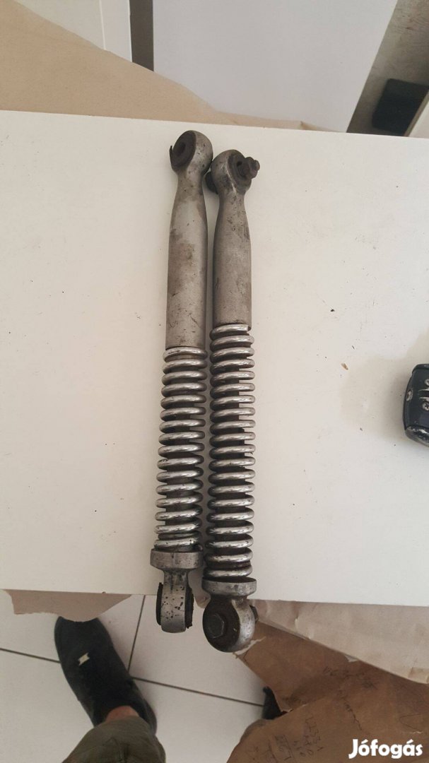 Hátsó teleszkóp, rugós