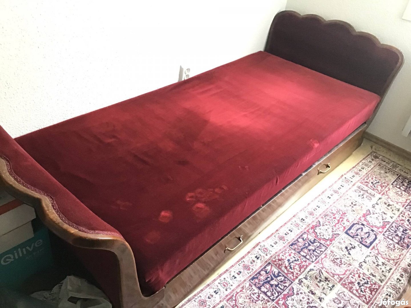 Hattyú ágy eladó