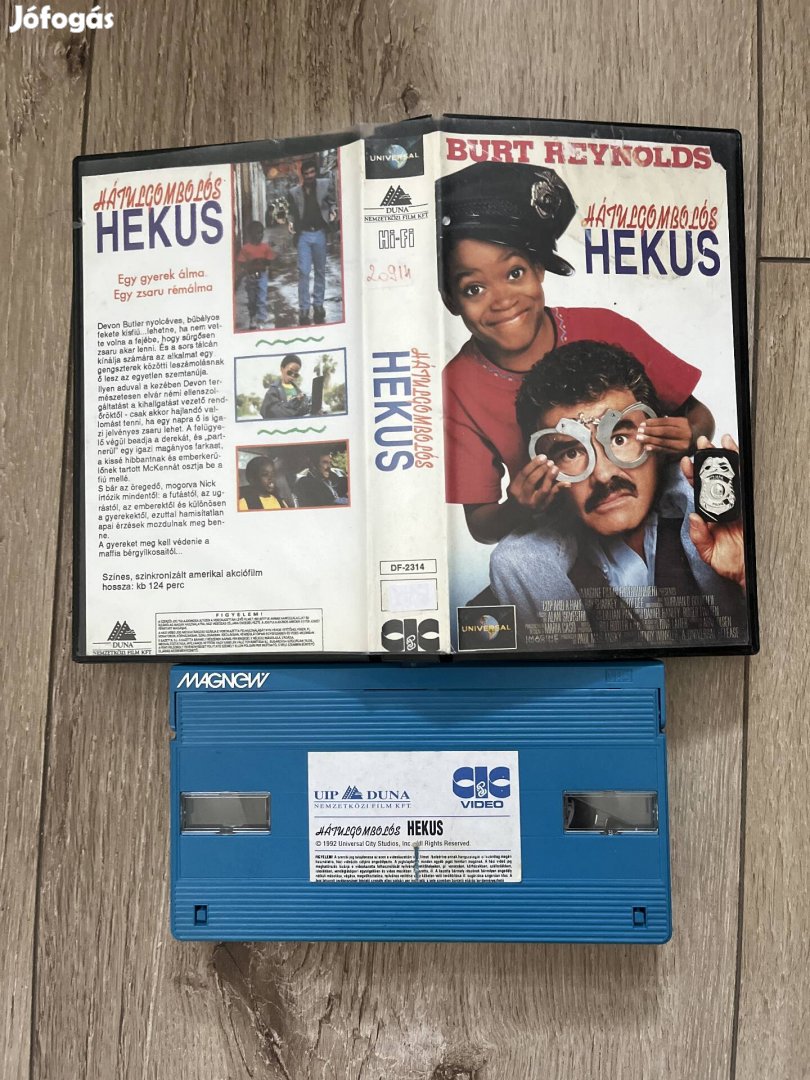 Hátulgombolós hekus vhs 