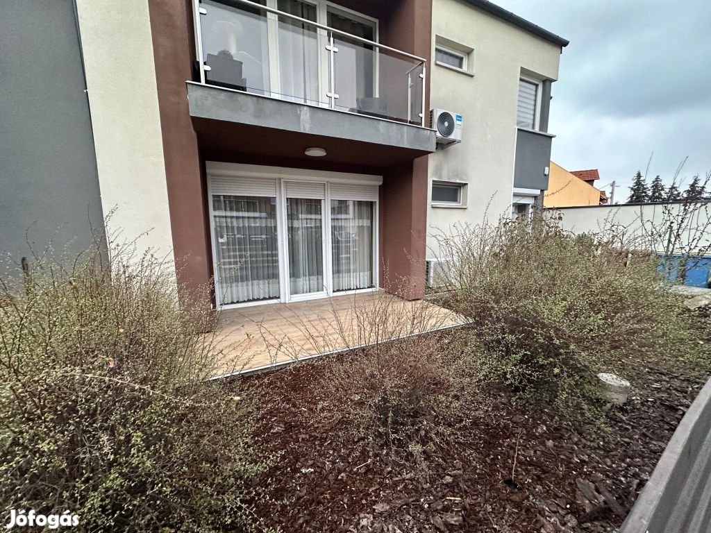 Hatvan, István király utca, 45 m2-es, társasházi lakás, 2