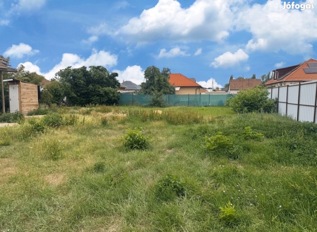 Hatvan, Központhoz közeli utca, 70 m2-es, családi ház, 3+1 félszobás