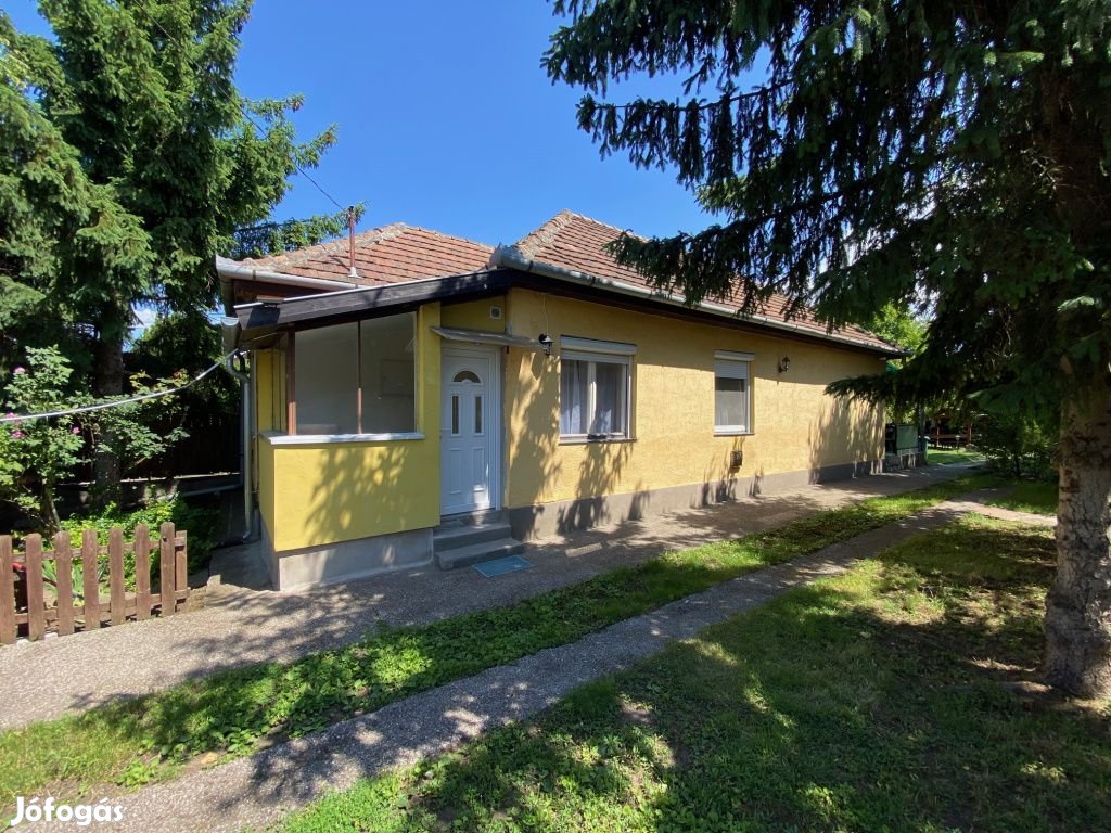 Hatvan, Újhatvan utca, 82 m2-es, családi ház, 3 szobás, jó állapotú