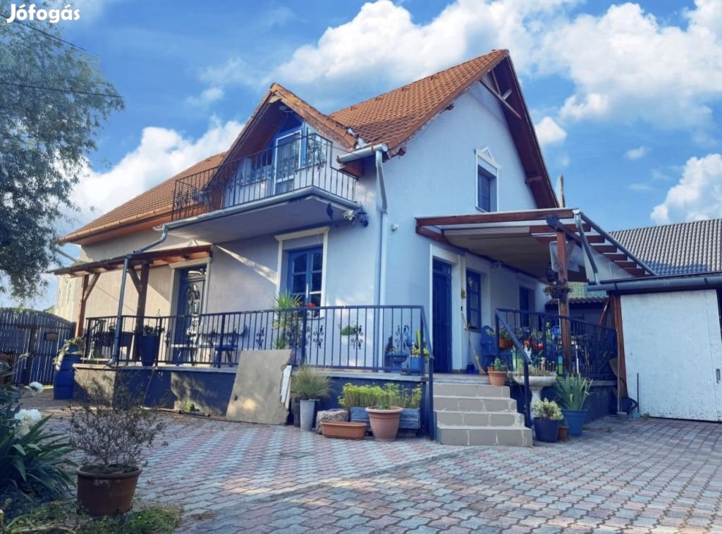 Hatvan, Városközpont, 175 m2-es, családi ház, 4 szobás, jó állapotú