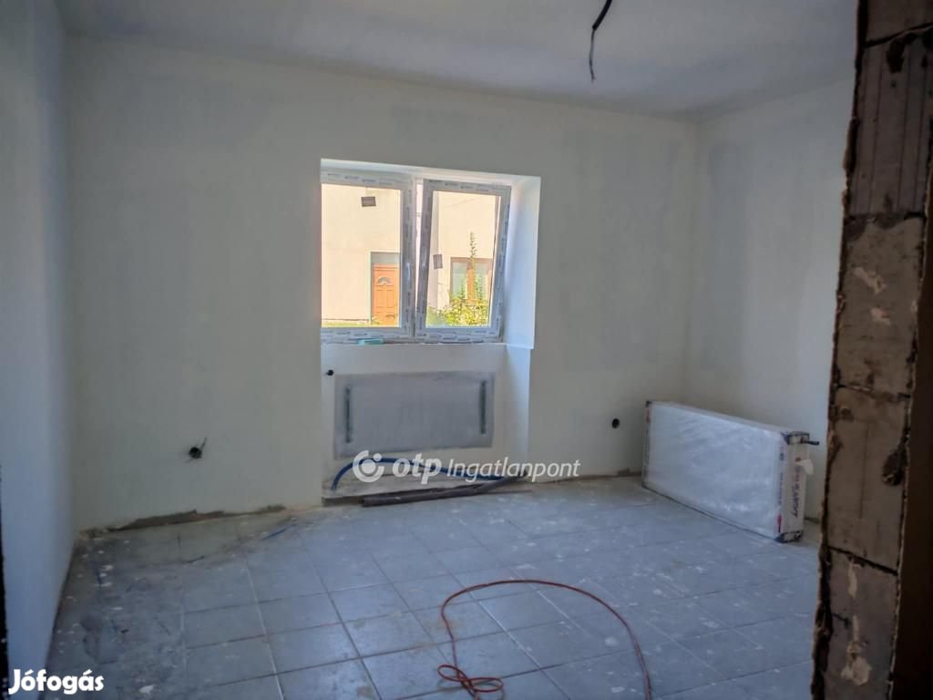 Hatvani 93 nm-es ház eladó