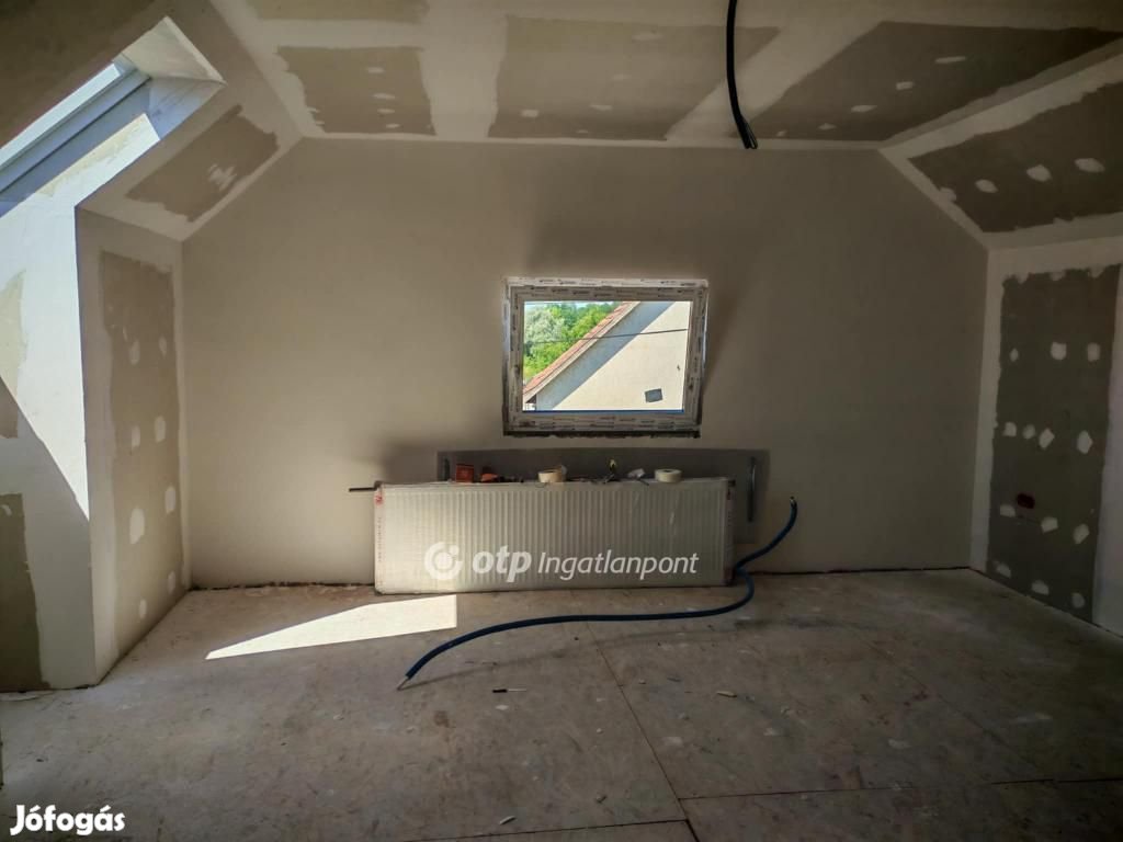 Hatvani 93 nm-es ház eladó