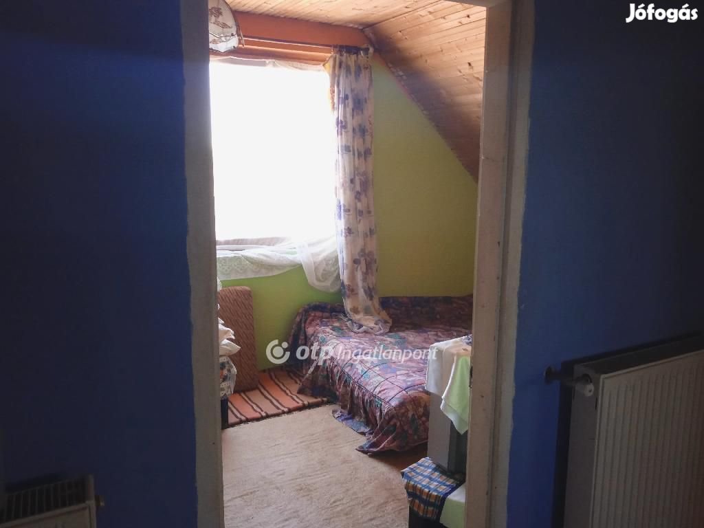 Hatvani eladó 193 nm-es ház