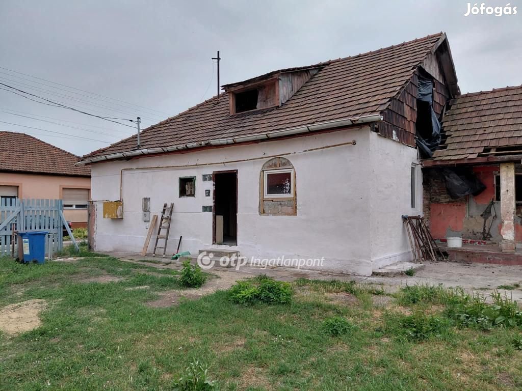 Hatvani eladó 69 nm-es ház