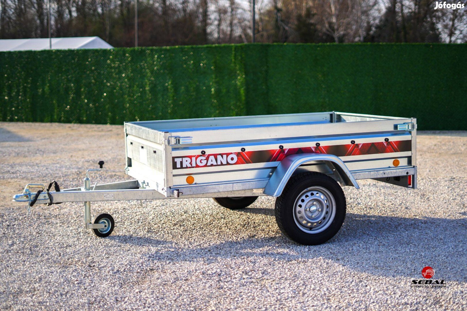 Hatvanon új Trigano P205 (méret:205x132 cm) utánfutó csak 445.000 Ft