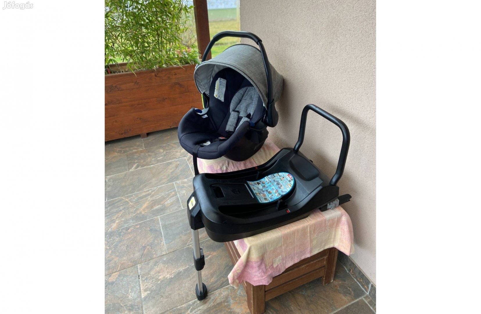 Hauck Comfort Fix hordozó+Isofix talp 0-13 kg