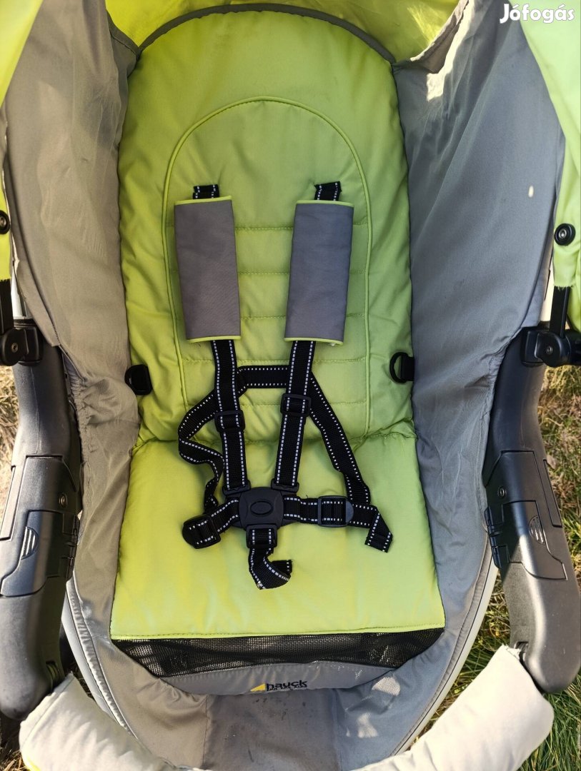 Hauck babakocsi lapra csukható