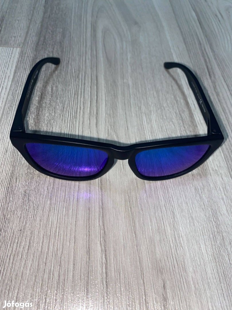 Hawkers kék árnyalatú napszemüveg