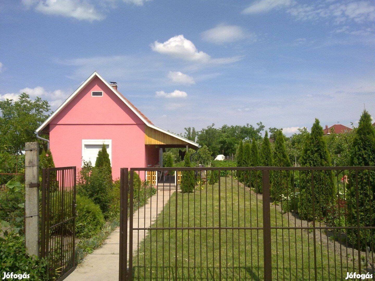 Ház eladó, kerttel Domaszék