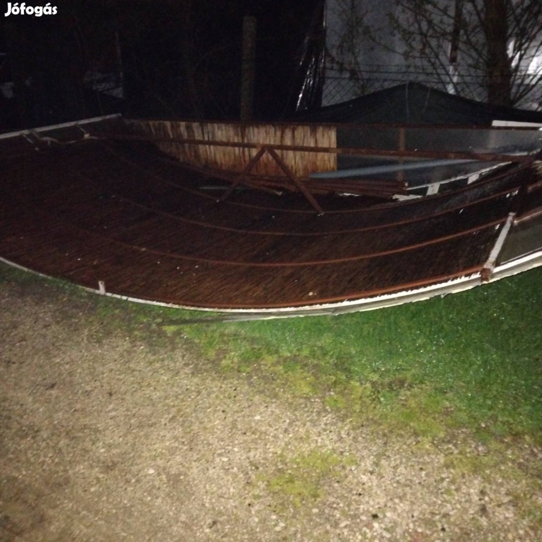 Ház elötetö eladó!