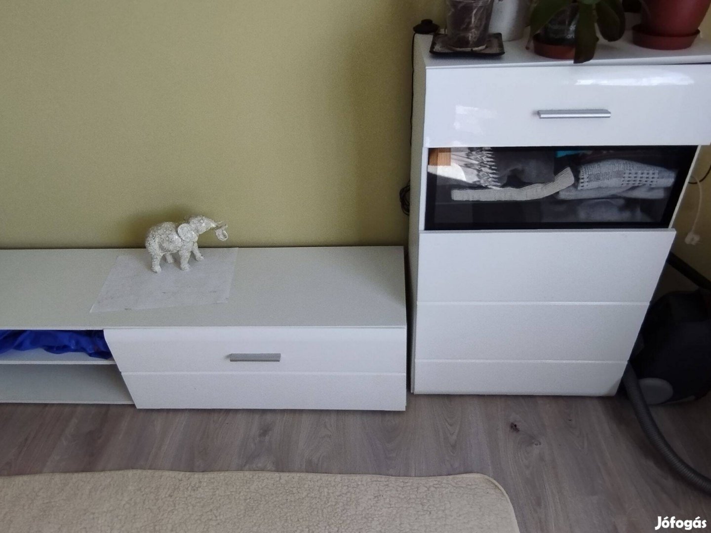 Házhozszállítás TV szekrény polccal Bármilyen Fizetés