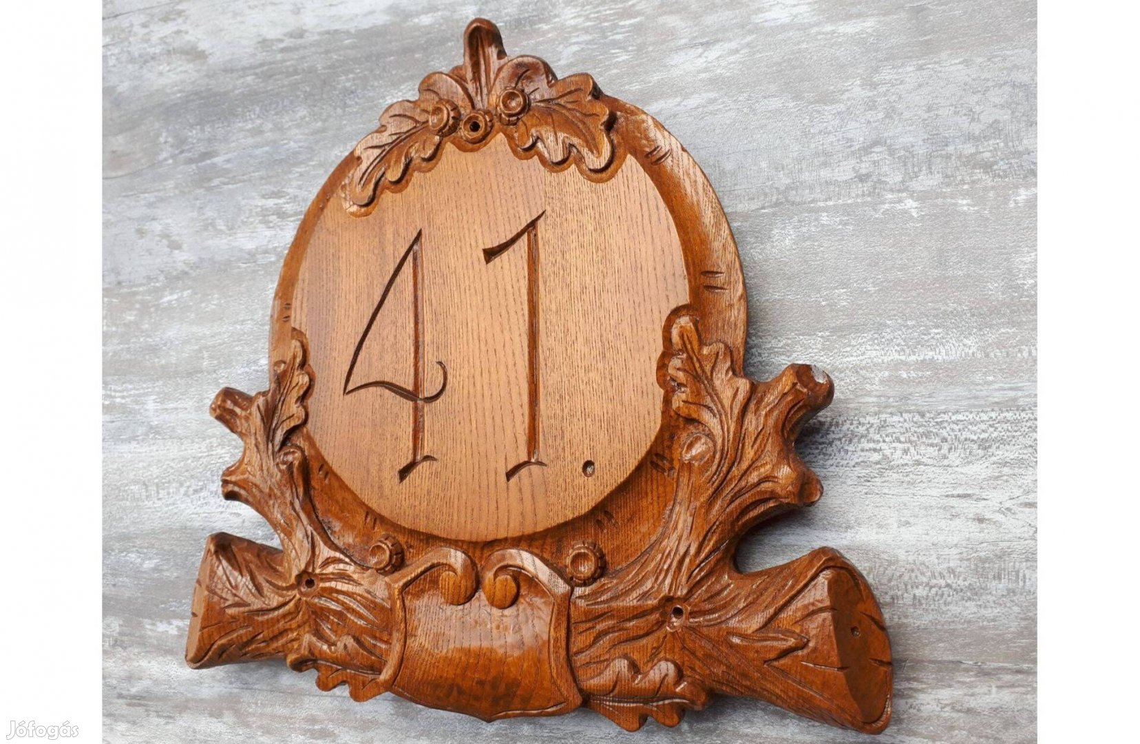 Házszámtábla szarvaskép falikép faragott kép fafaragás