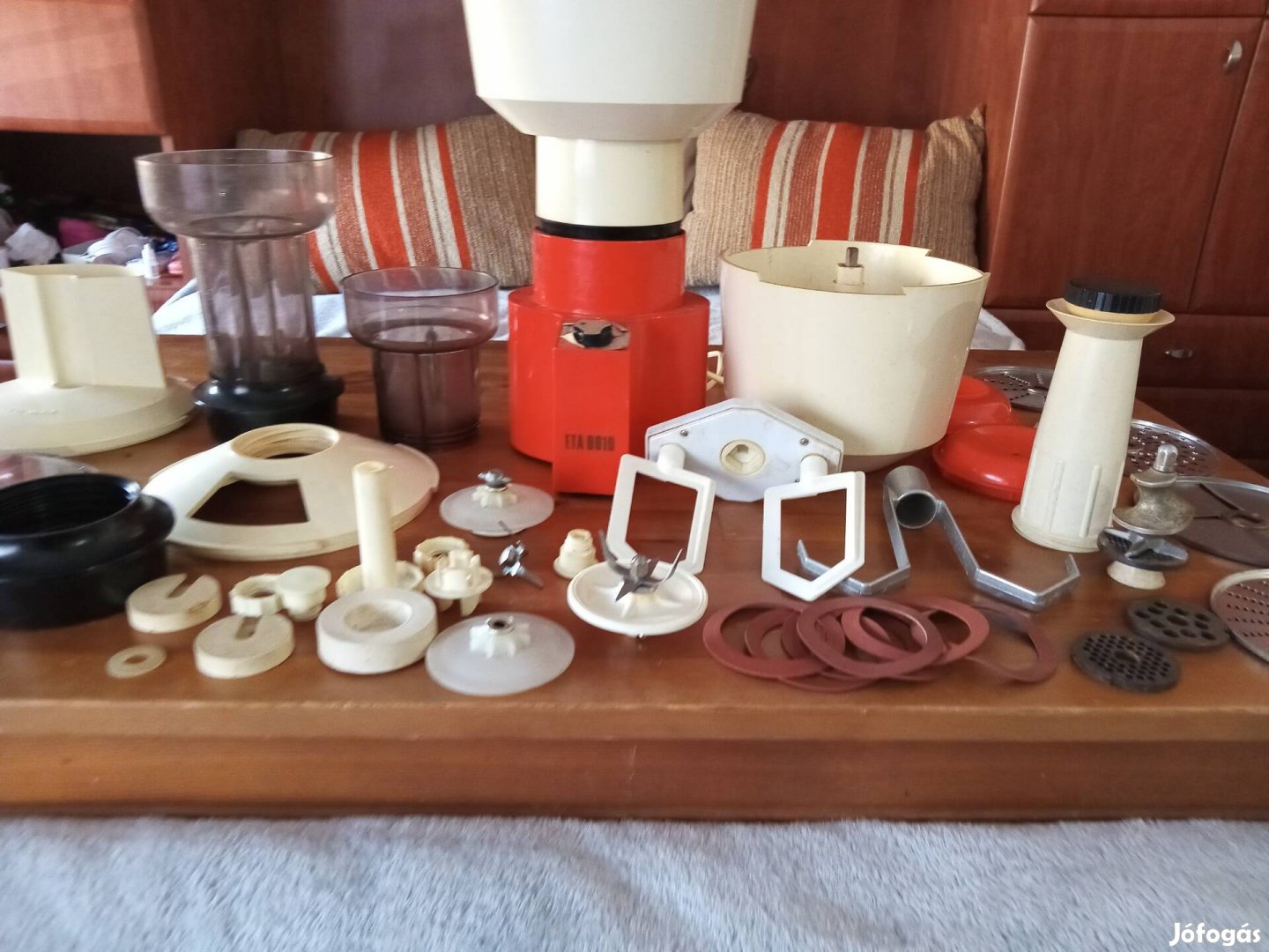 Háztartási konyhagép, ETA 1010  teljes felszereléssel !