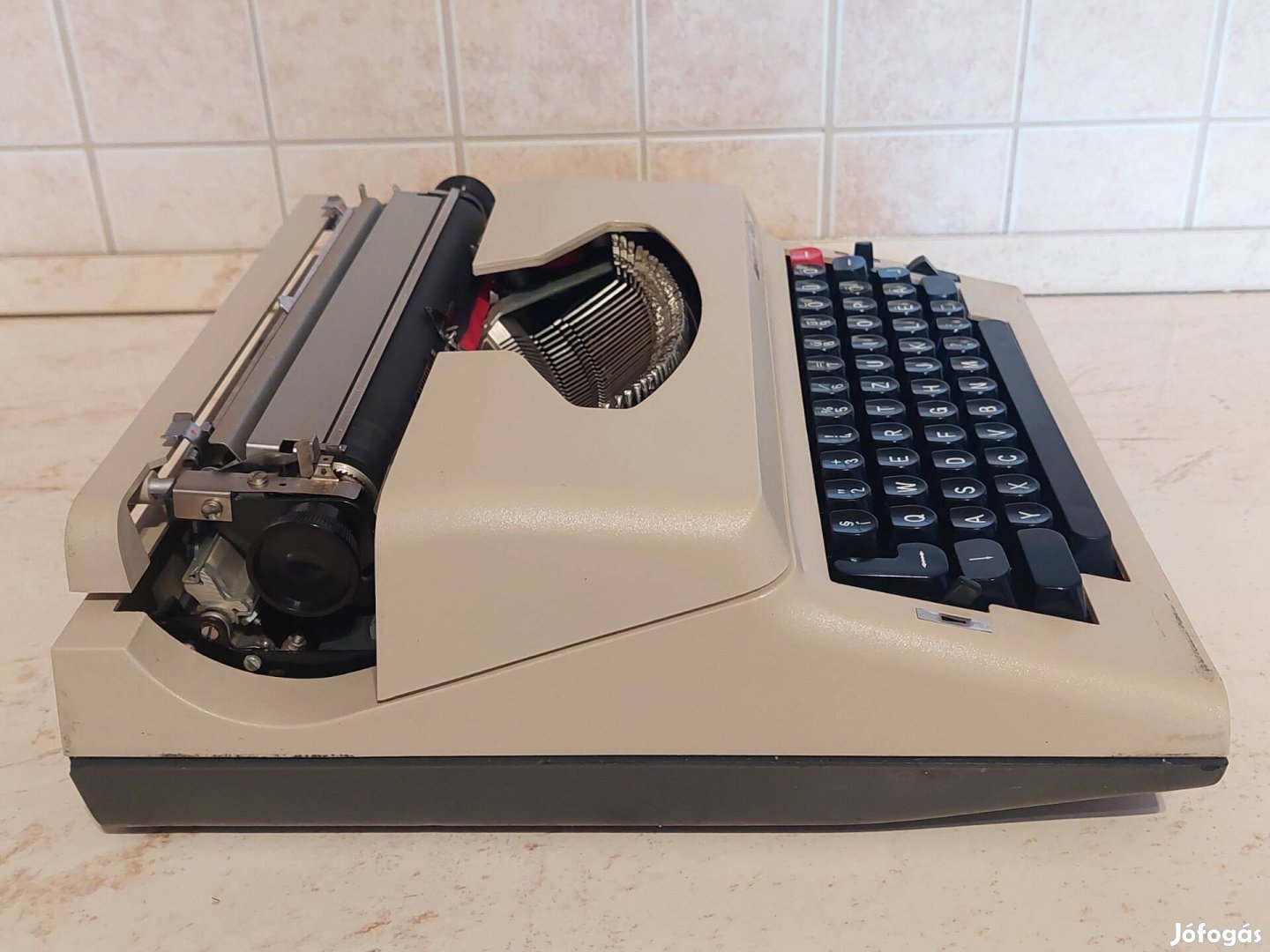 Hebros elektromos írógép 