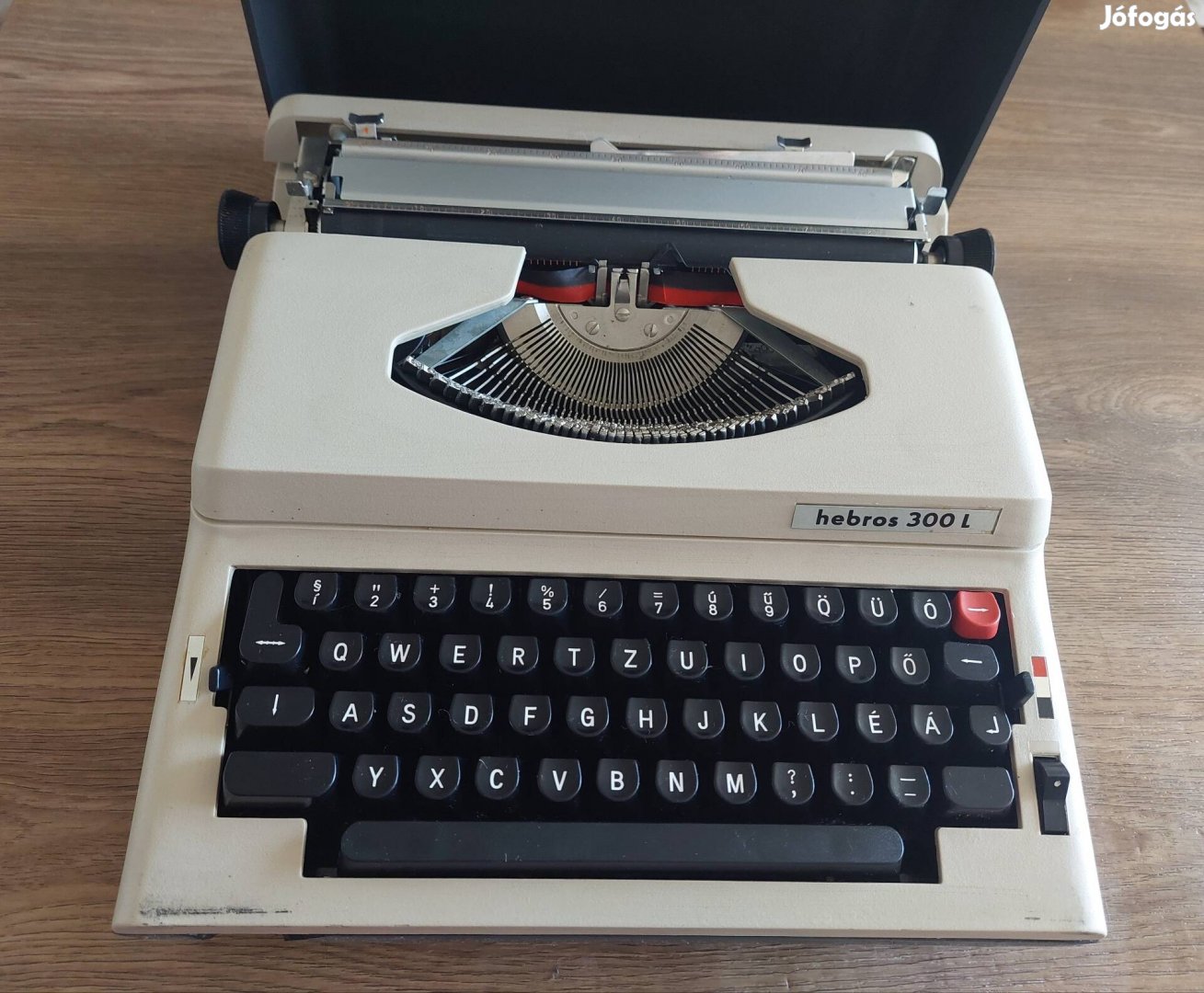 Hebros elektromos írógép 