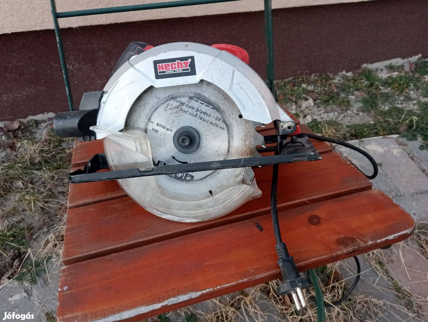 Hecht 1614 körfűrész 1200W 185mm