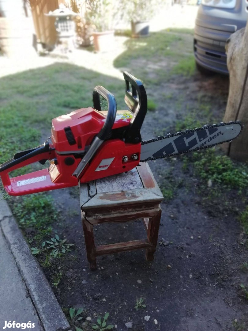 Hecht 45 benzinmotoros láncfűrész