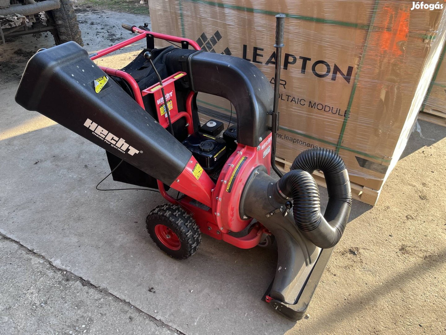 Hecht 8574 - Benzinmotoros lombszívóaprító