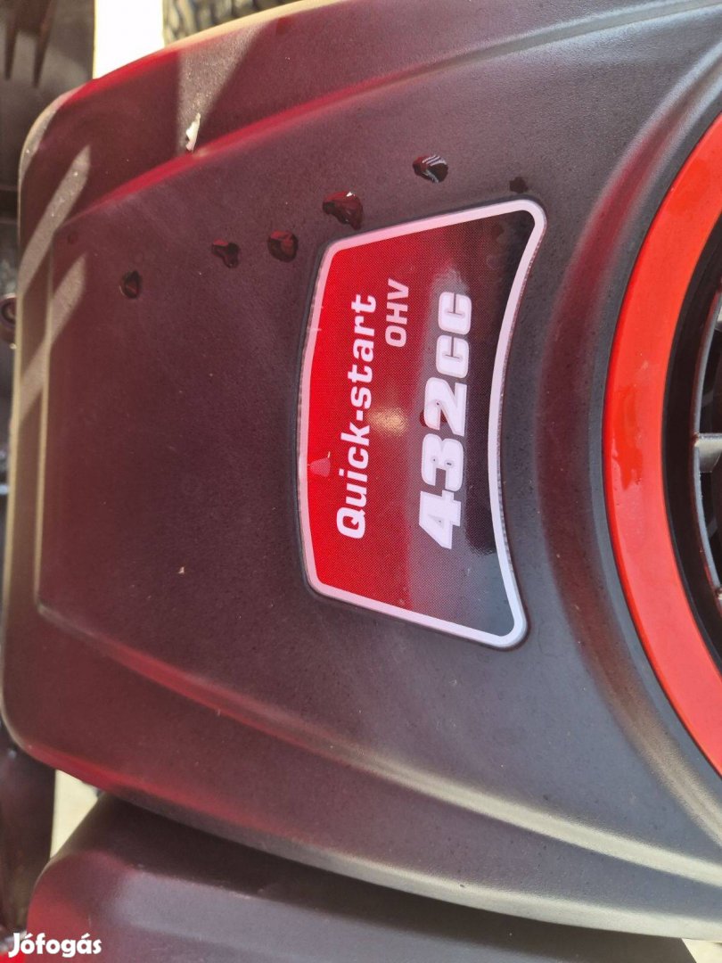 Hecht fűnyíró traktor eladó!