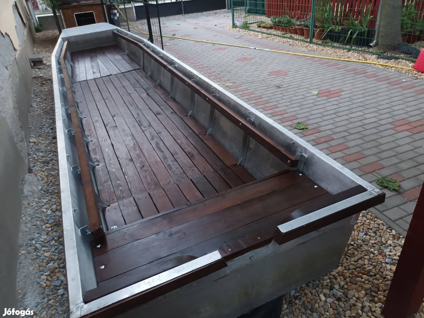 Hegesztett alucsónak