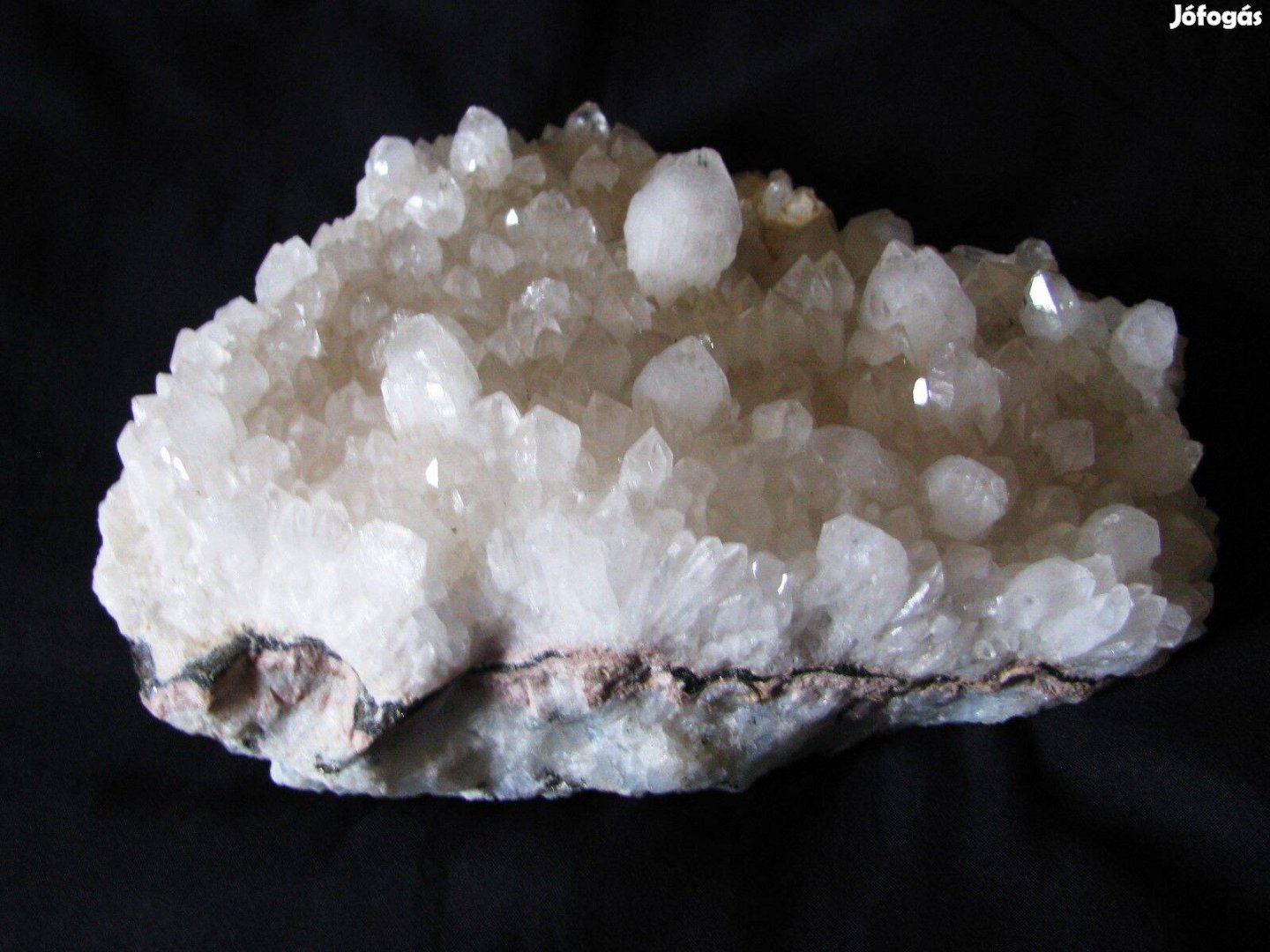 Hegyikristály ásvány csoport 21x16, ékszerkészítőnek is, üvegtiszta