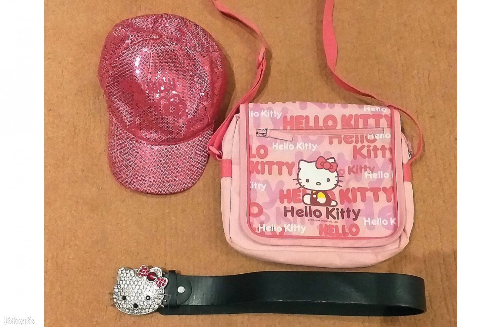 Hello Kitty táska, öv és sapi