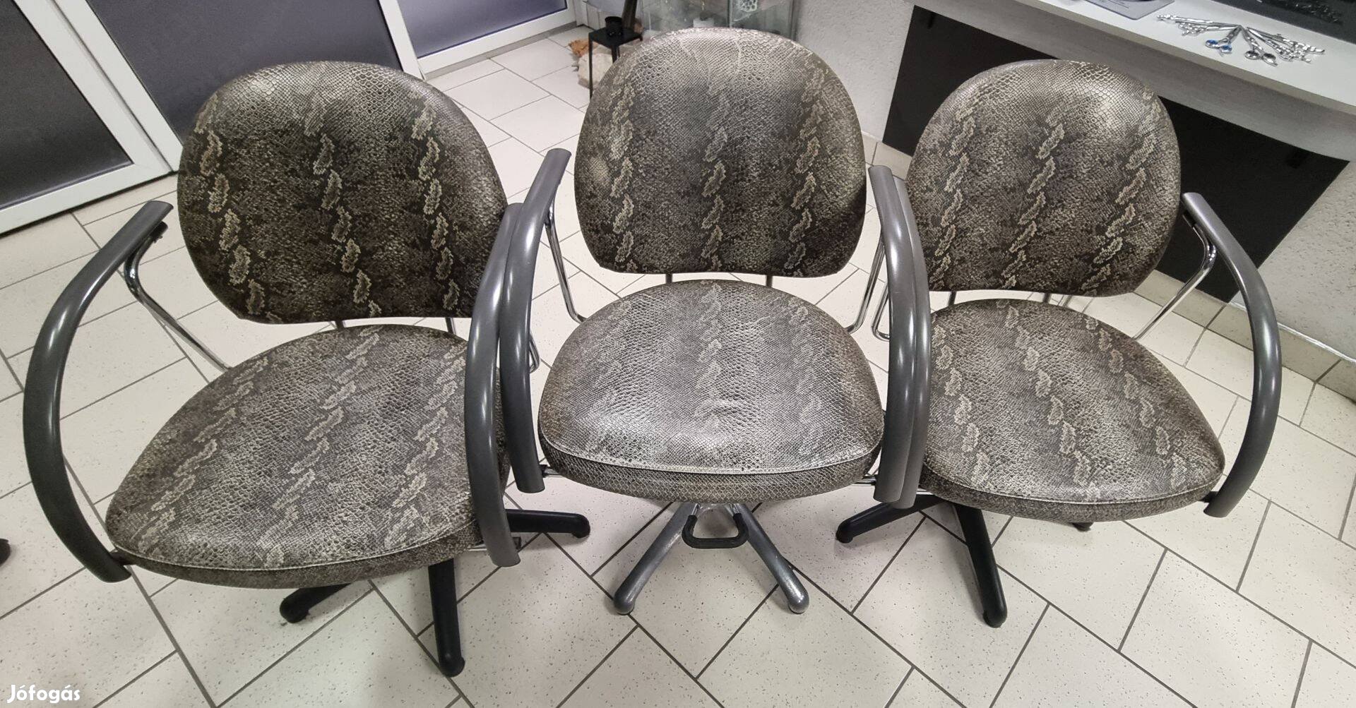 Helyhiány miatt áron alul eladó 3 db Ceriotti fodrász szék