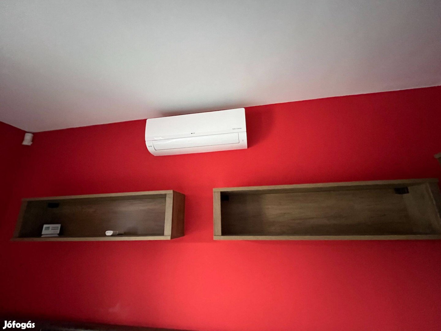 Helyhiány miatt polcok eladók!