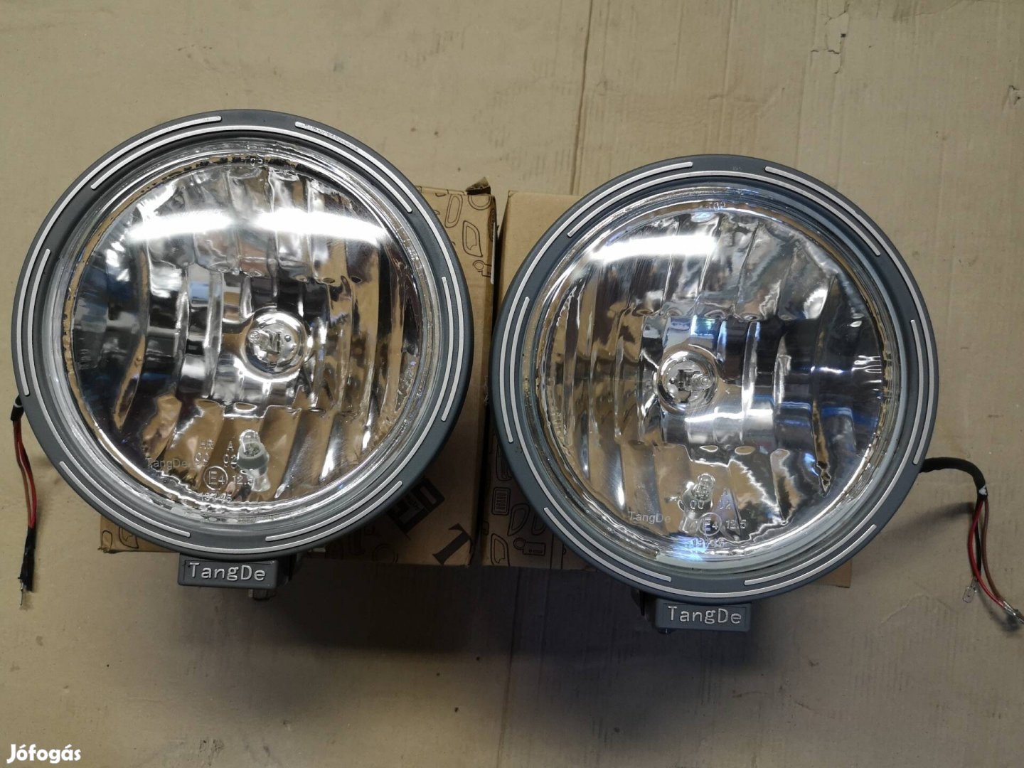Helyzetjelzős pótfényszóró pár 220mm