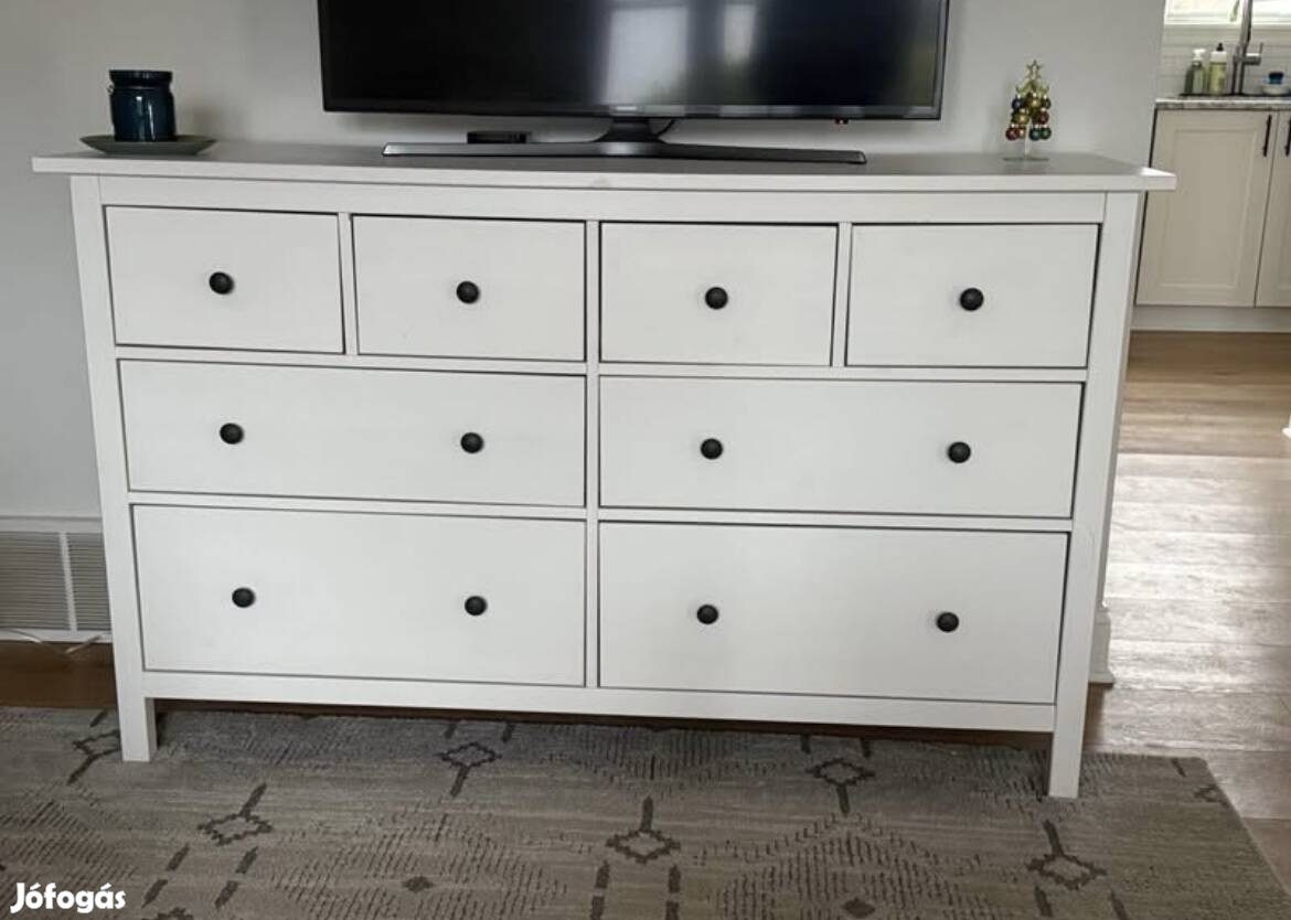 Hemnes 8 fiókos komód! Hibával!