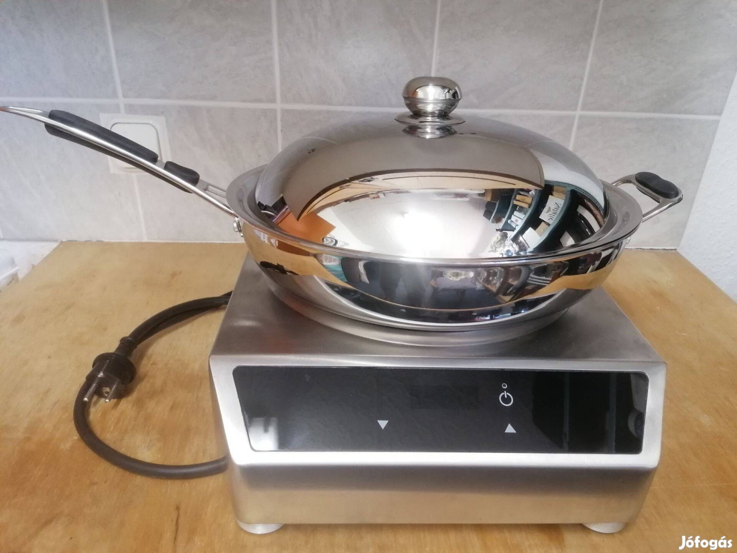 Hendi indukciós főzőlap, és 239773 wok serpenyő eladó!