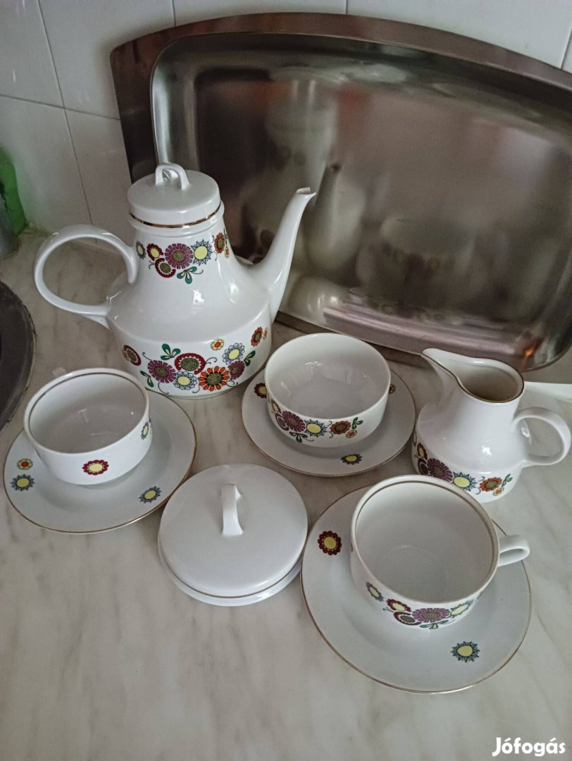 Henneberg virág mintás kétszemélyes porcelán teás készlet