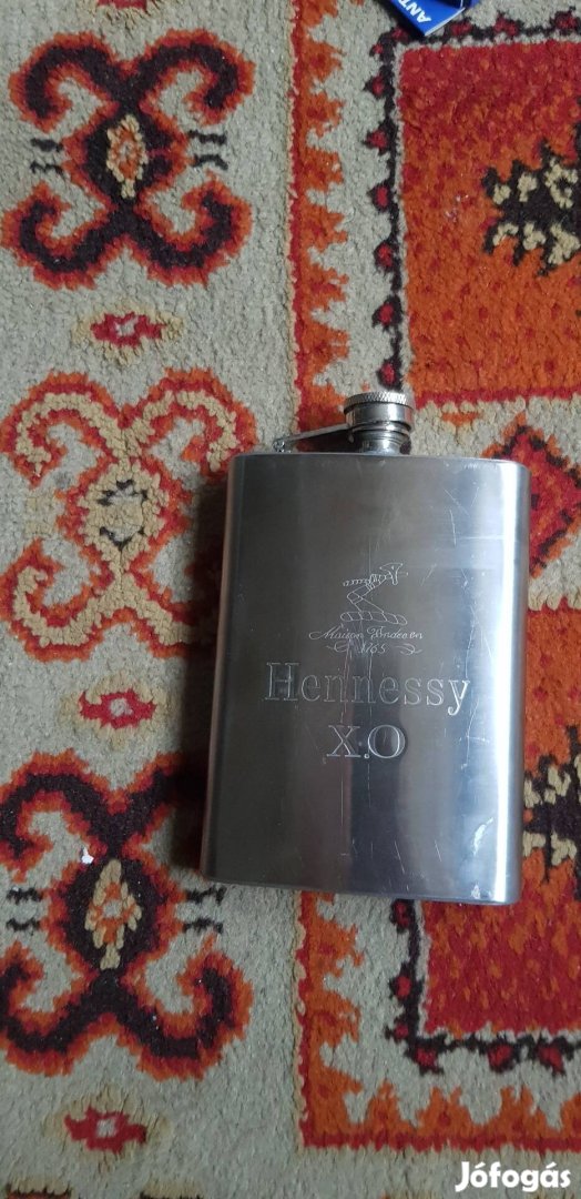 Hennessy rozsdamentes lapos üveg