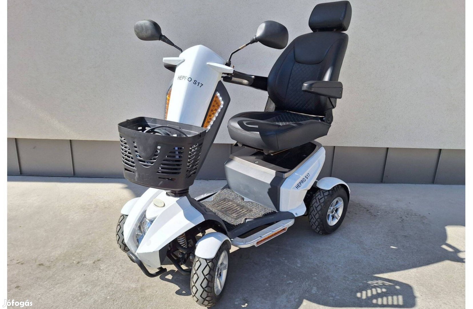 Hepro S17 elektromos rokkant kocsi moped