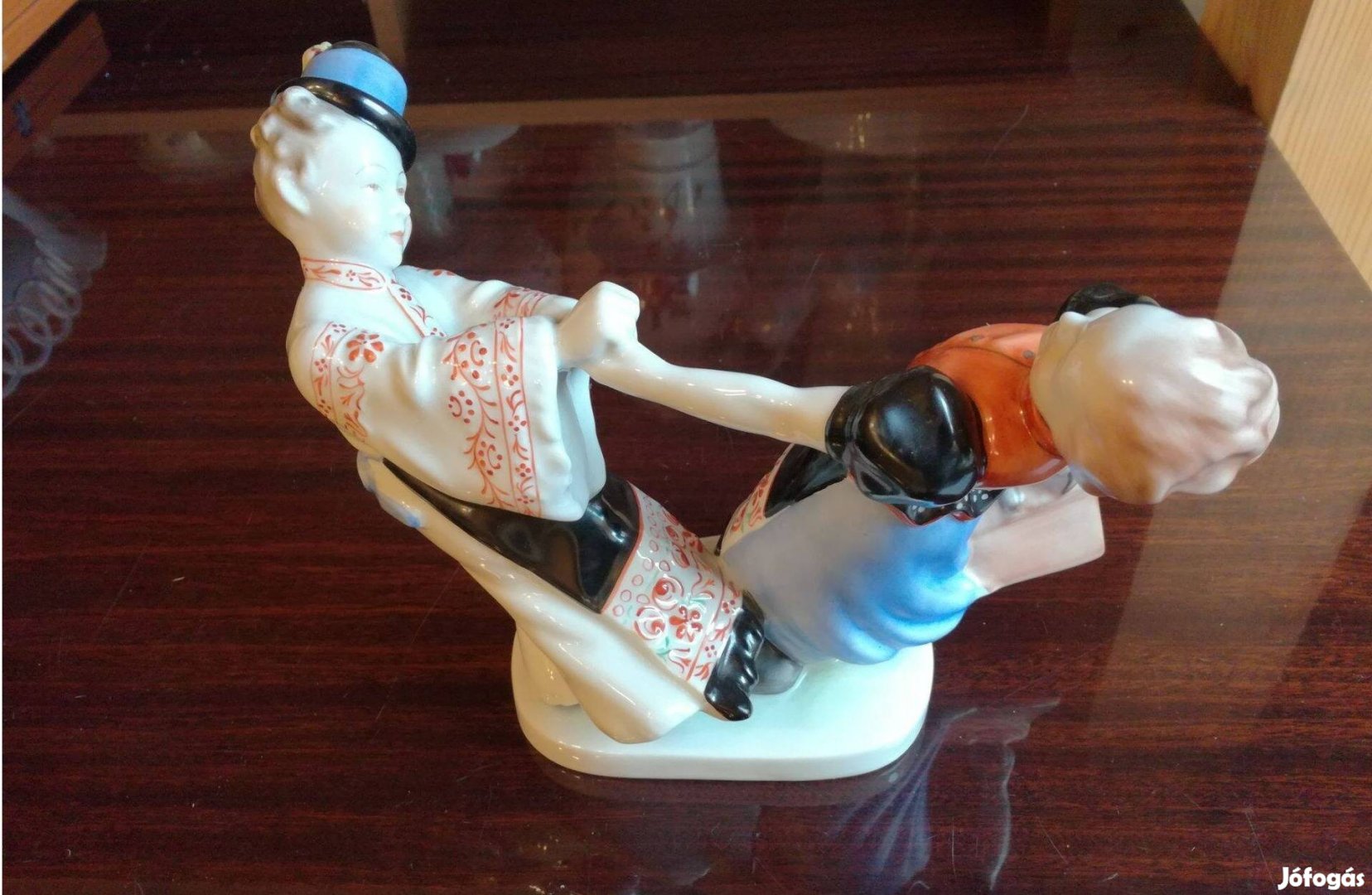 Herendi Körbe-körbe táncoló pár, gyerekek porcelán figura eladó!