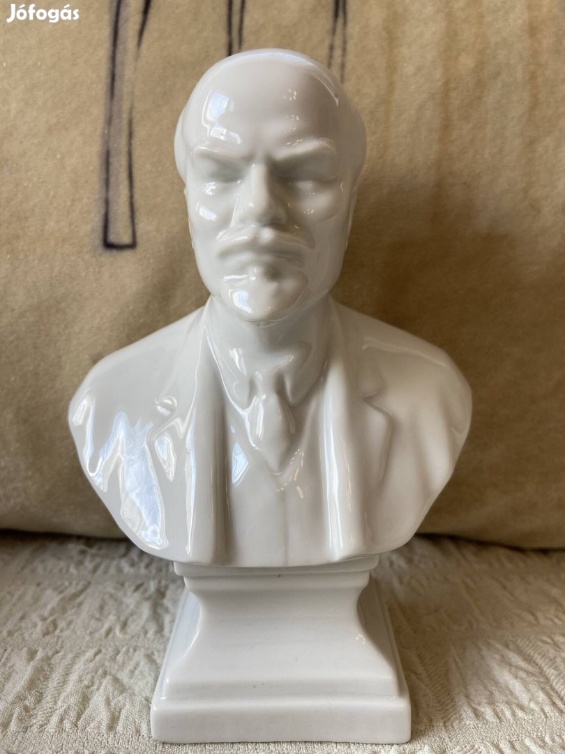 Herendi Lenin mellszobor