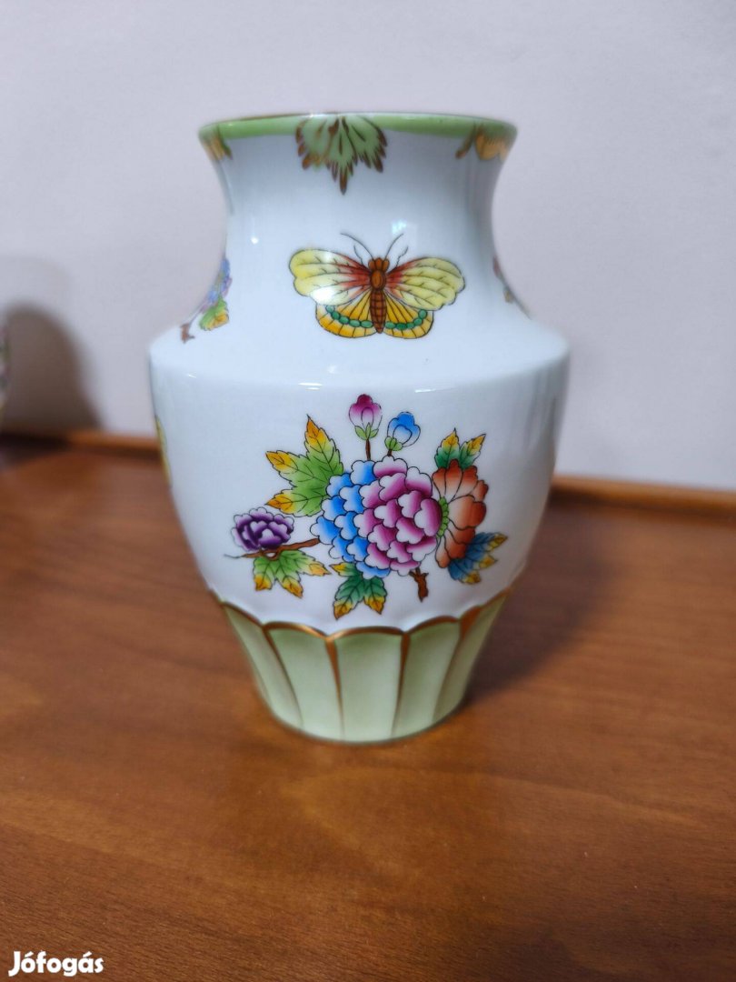 Herendi Viktória VBO porcelán váza 16 cm Kézzel festett,