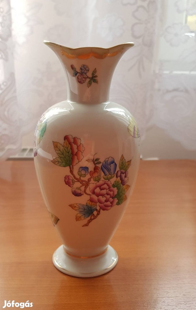 Herendi Viktória lepkes porcelán váza 18 cm