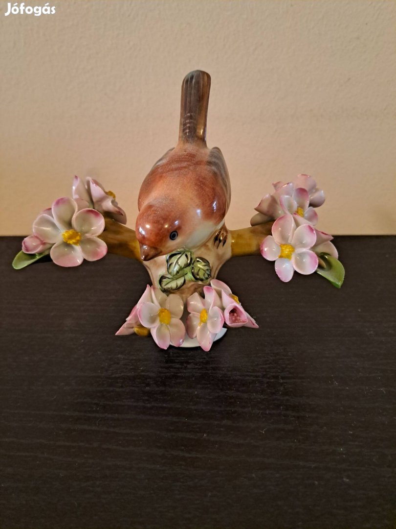 Herendi ágon ülő kismadár porcelán eladó