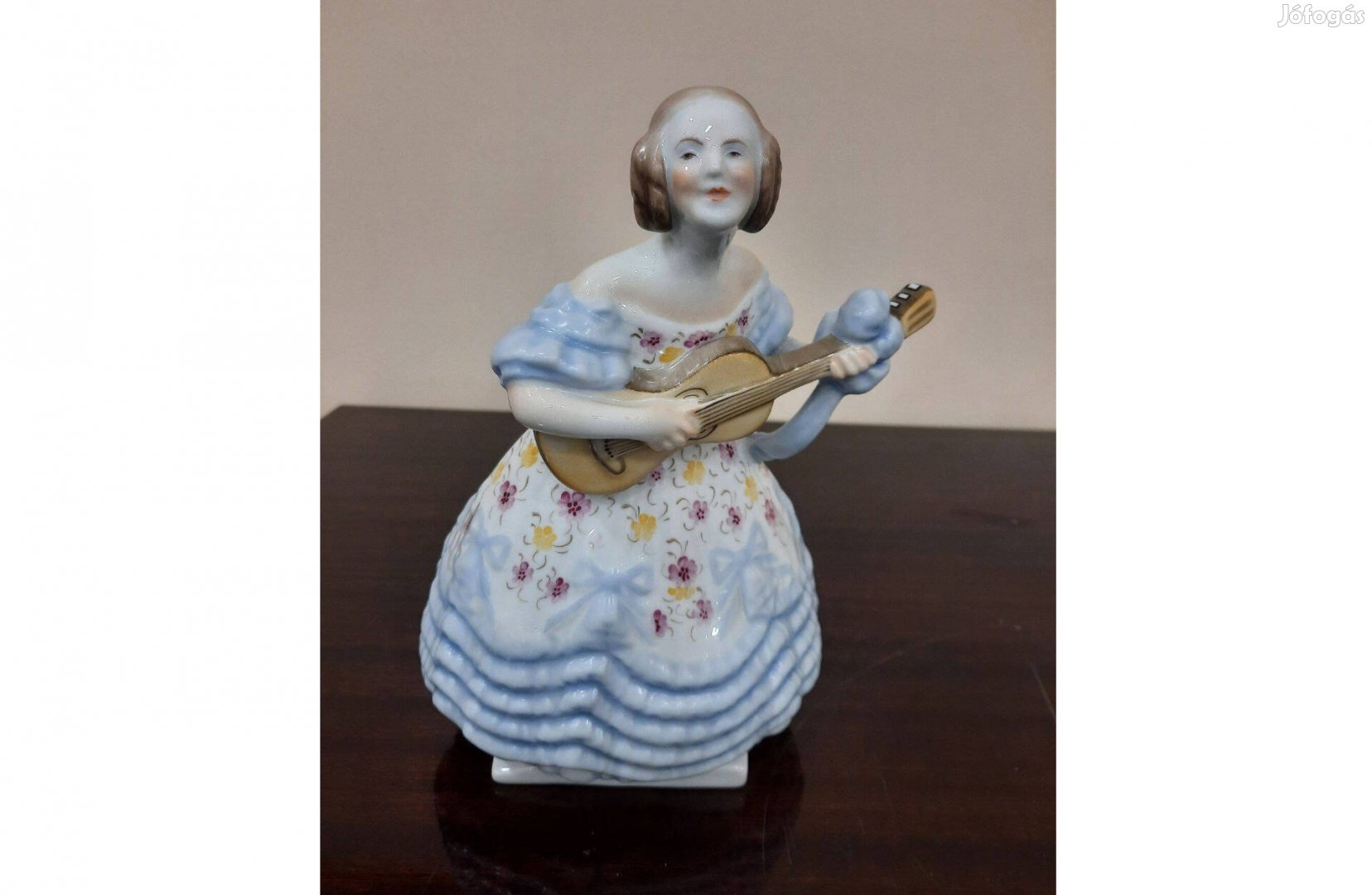 Herendi kék virágos ruhás Déryné porcelán figura eladó!