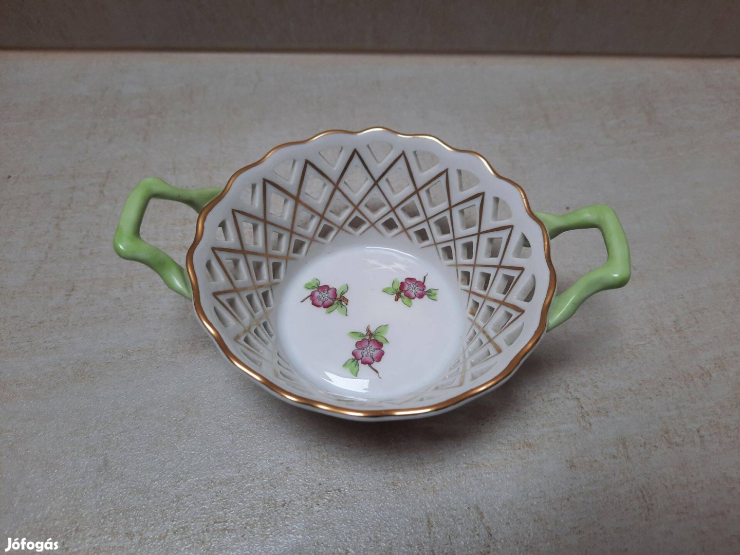 Herendi mályva virágmintás porcelán áttört 2 füles kosár,